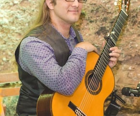 Professional Classical, Spanish & Flamenco Guitarist Sam Knights
