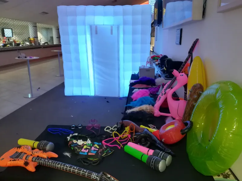 Photo Booth Entertainment That Guests Will Love