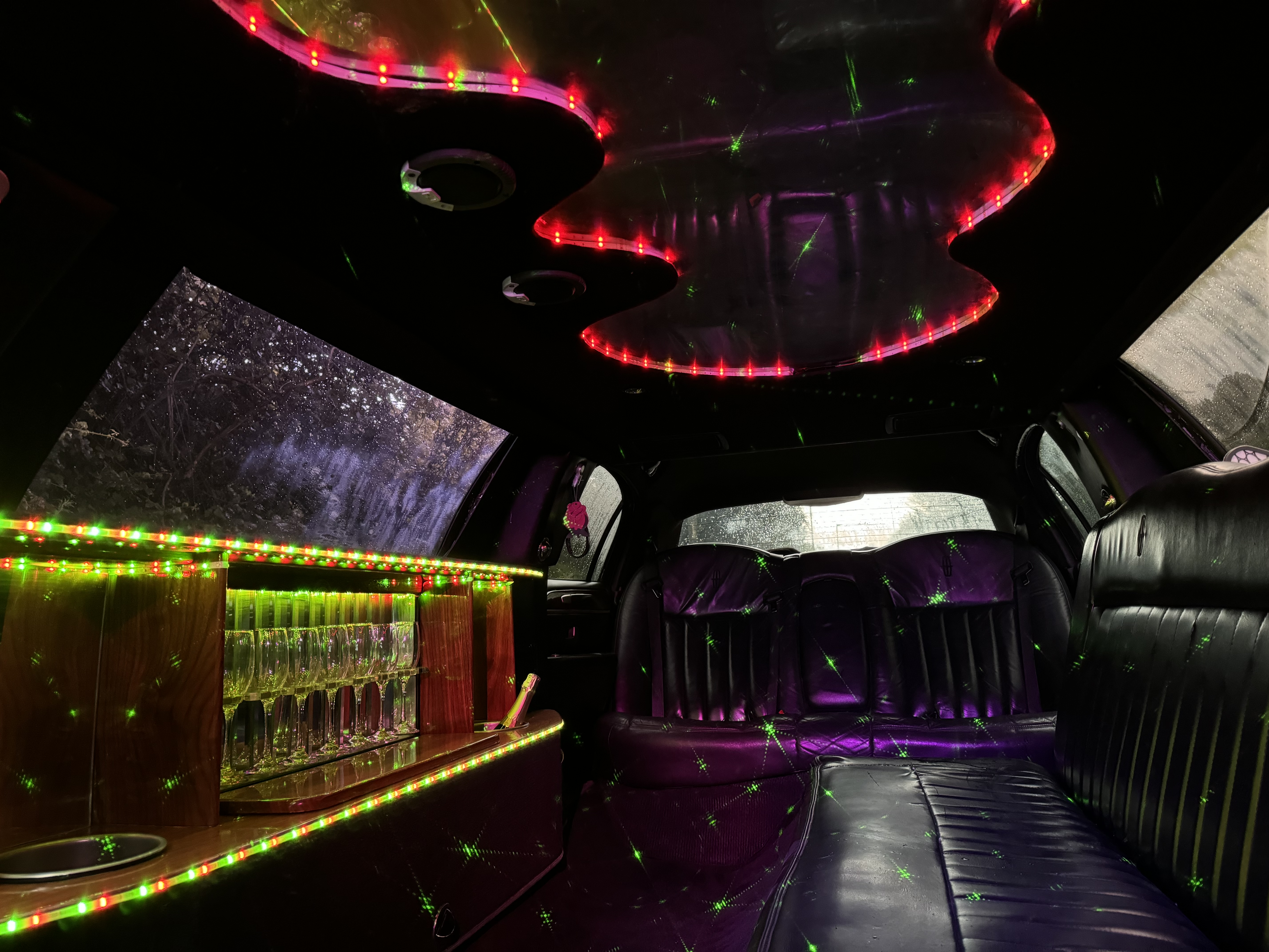 Lincoln Town Car Strech with Bridal Door