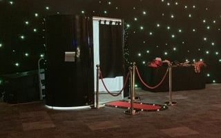 Black Gloss Enclosed Photo Booth
