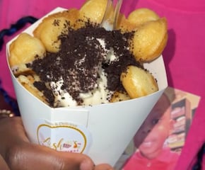Bubble Waffle bar with Ice Cream & Toppings
