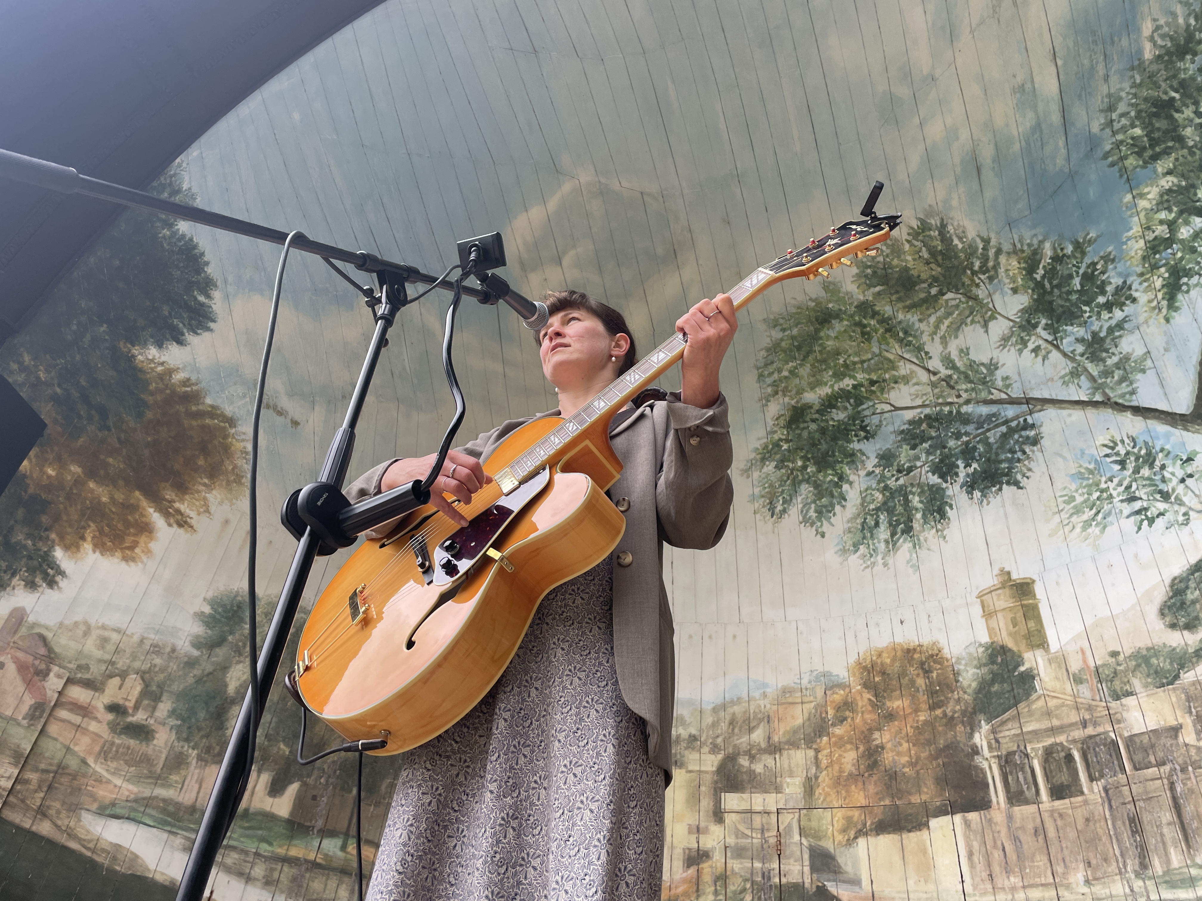 Soulful & Warm Singer-Guitarist Elly Hopkins Plays an Eclectic Mix