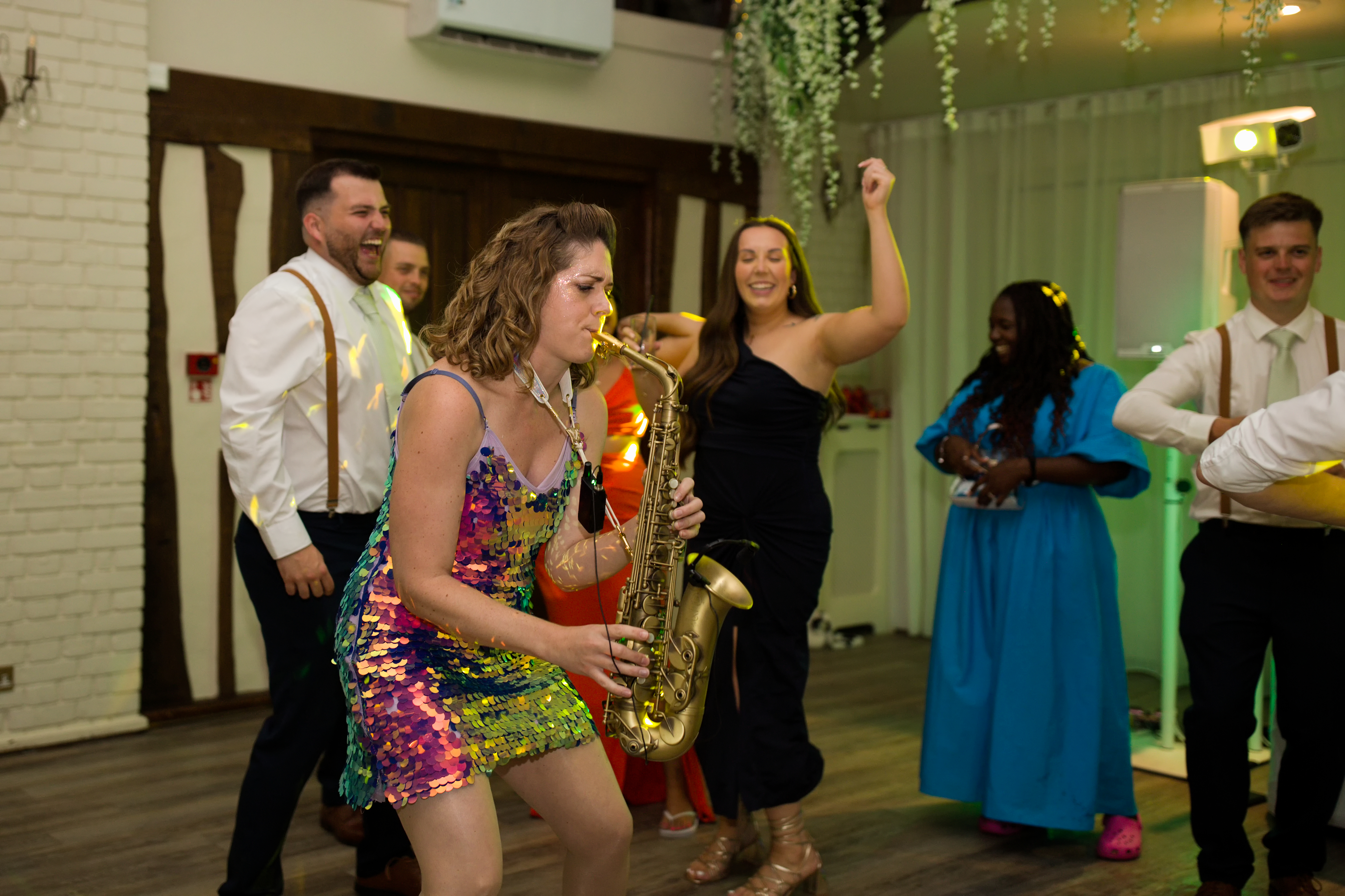 Feel-Good Sax Vibes For All Events