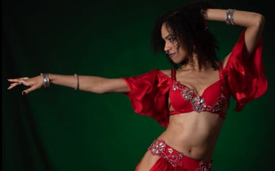 Belly Dance That Creates A Great Atmosphere & Gets Everyone Smiling