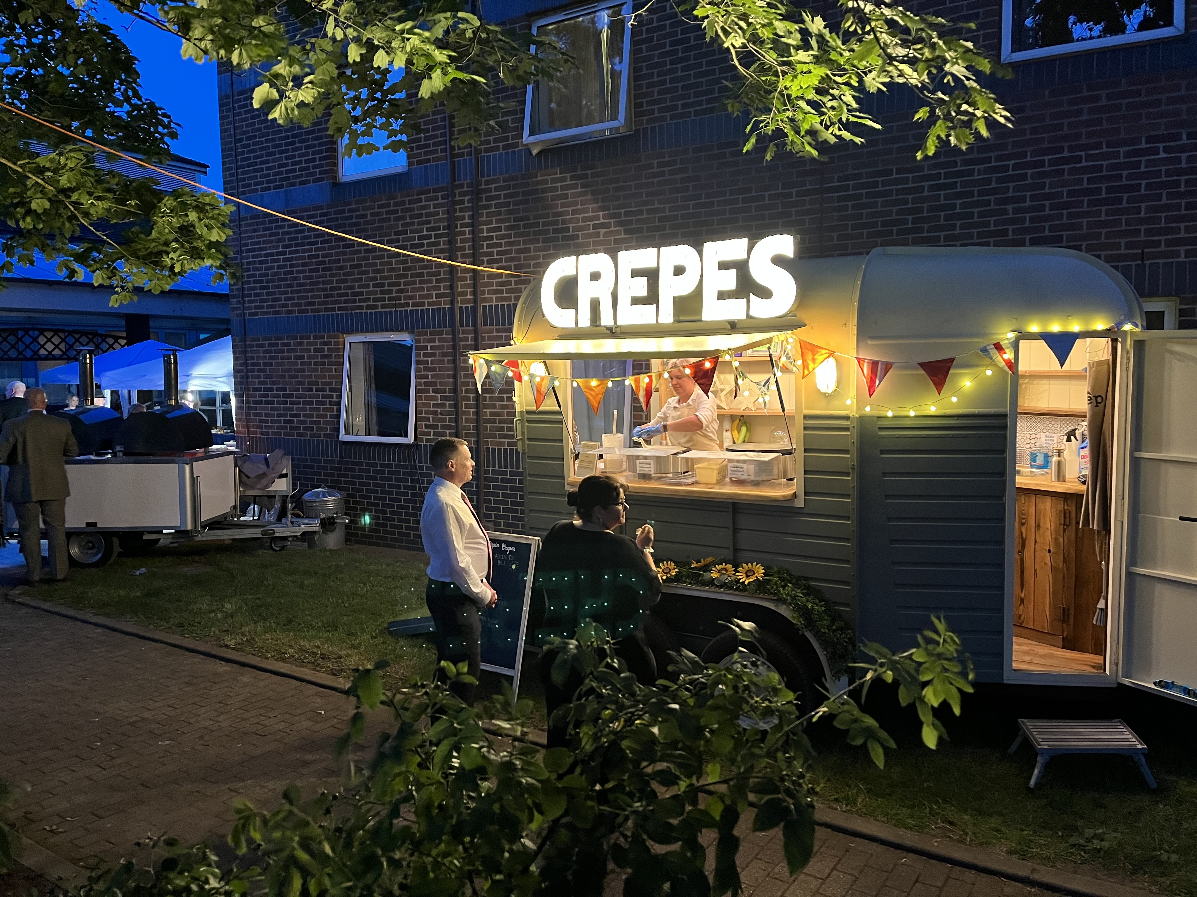 Experience Authentic Delicious Sweet & Savoury Crêpes
