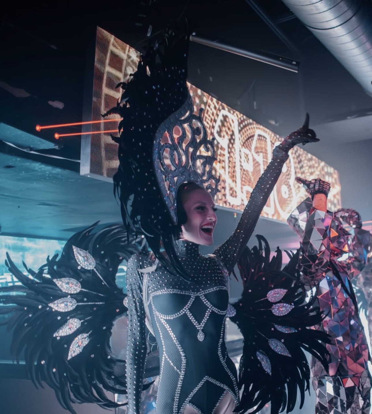 Bring the Glitz with Las Vegas Showgirls 🖤