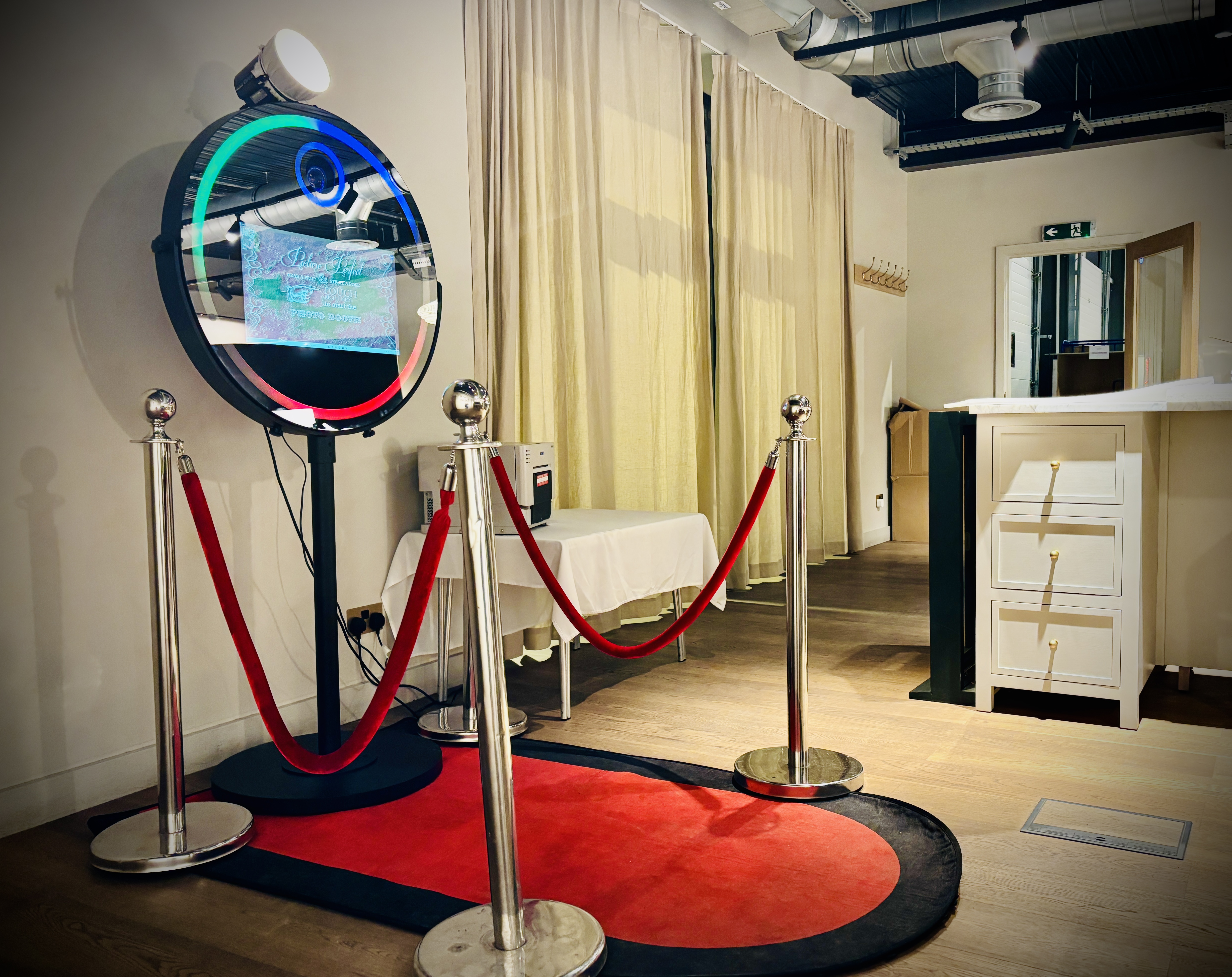 Welcome to The Beauty Magic Mirror