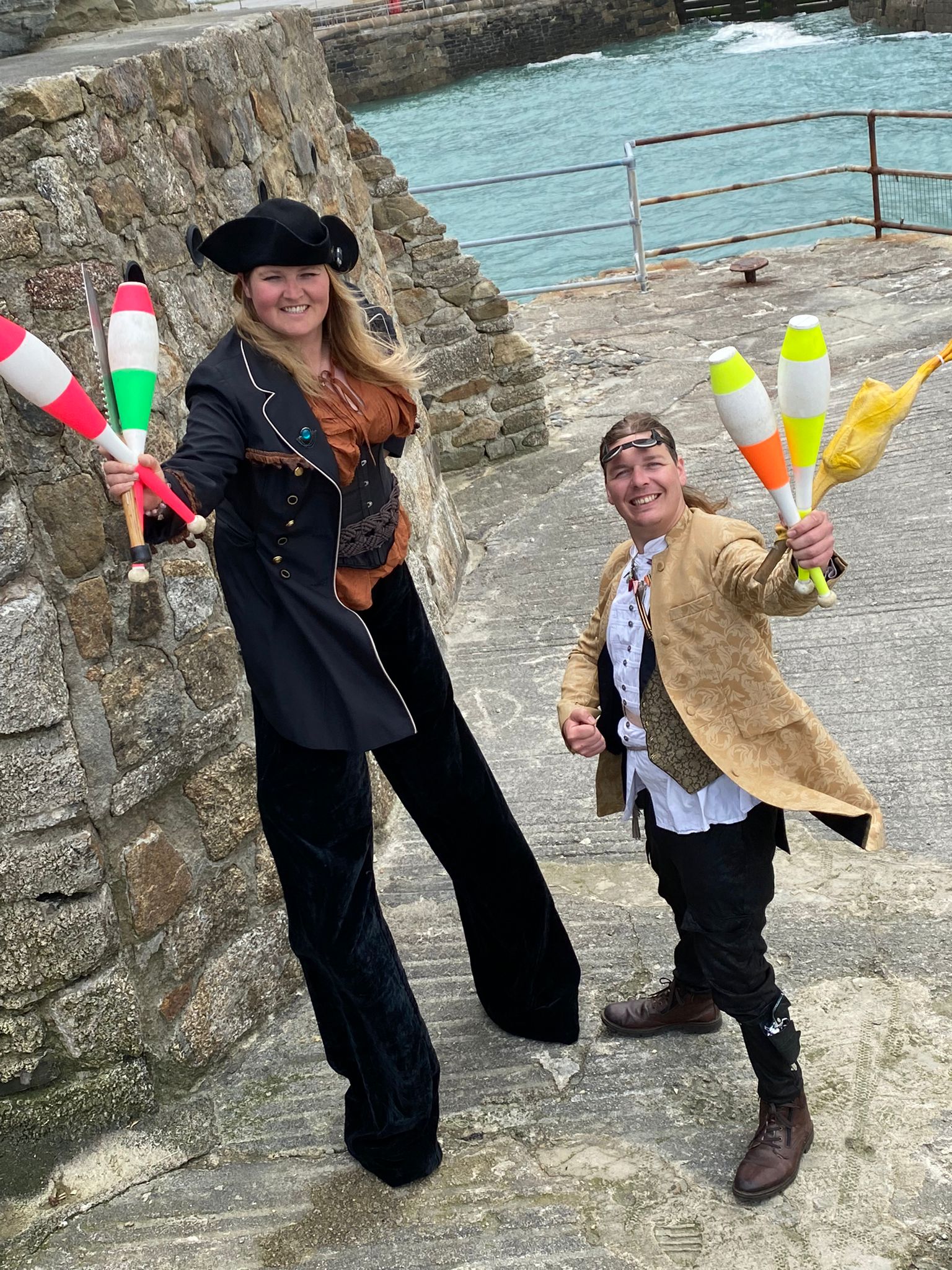 Stiltwalker: Priate, Walking Guard, Clown, Winter 