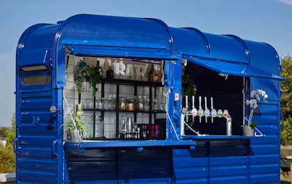 Horsebox Bar that Specialises in Mixologist Grade Cocktails on Tap