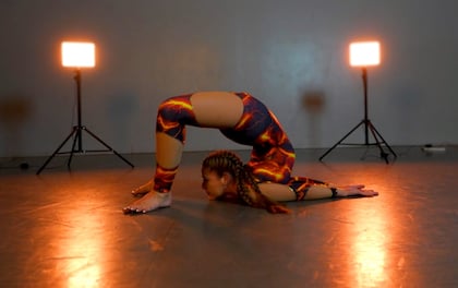 Amazing Contortionist to Stun Your Guests
