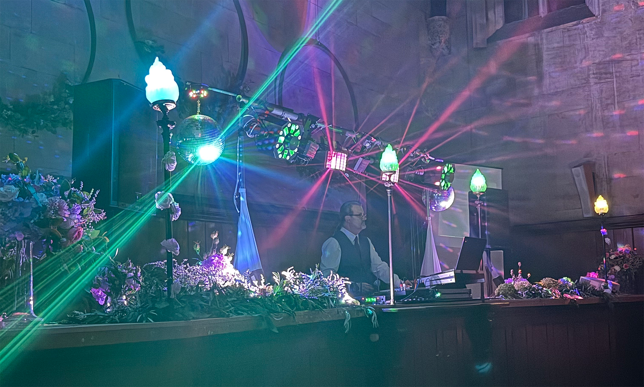 DJ John - The Heartbeat Of Your Party