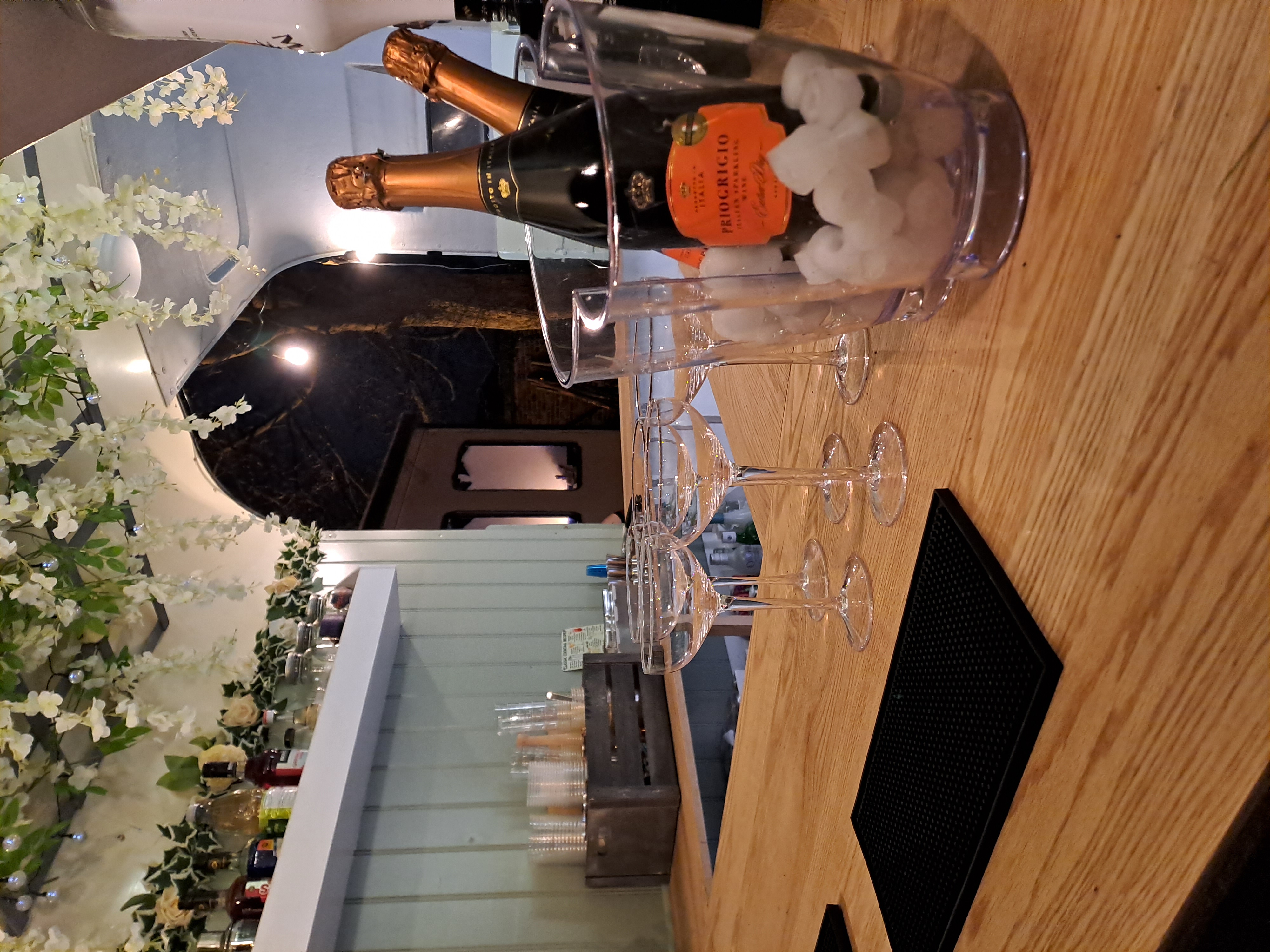 licensed & insured mobile bar. beer's,wines,cocktails,Spirits & fizz