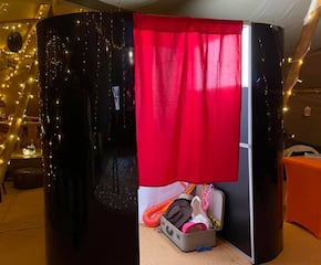 Customisable Enclosed Photo Booth Experience