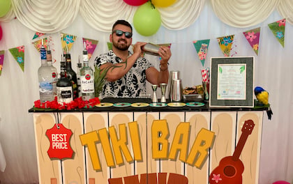All-Inclusive Tiki Island Cocktail Bar