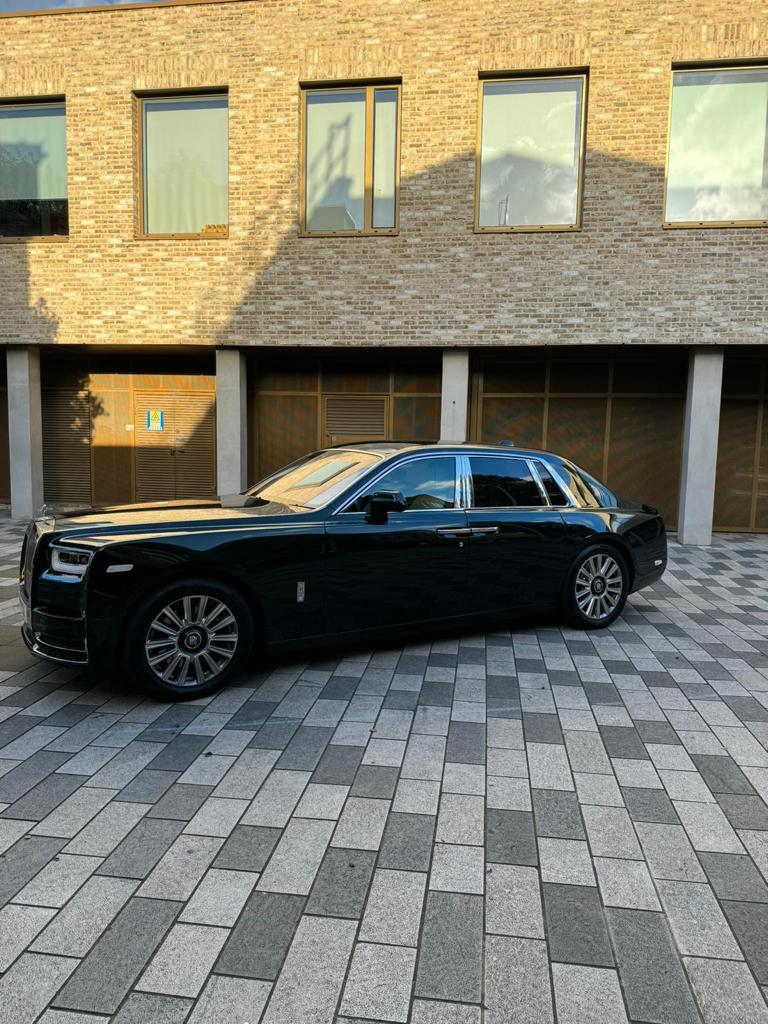 Rolls Royce Phantom 8, Chauffeur Service