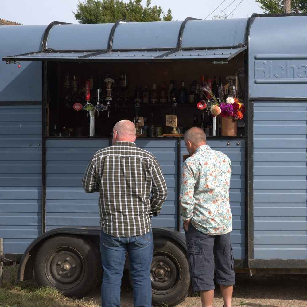 Vintage Horsebox Mobile Bar Serving Local Ales, Ciders & Cocktails