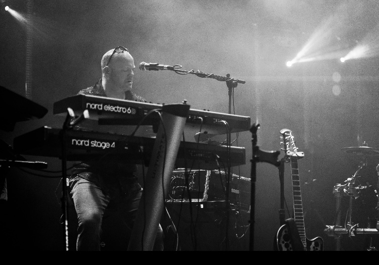 Solo Multi-Instrumentalist Playing Live Keys, Guitar, Sax & Vocals