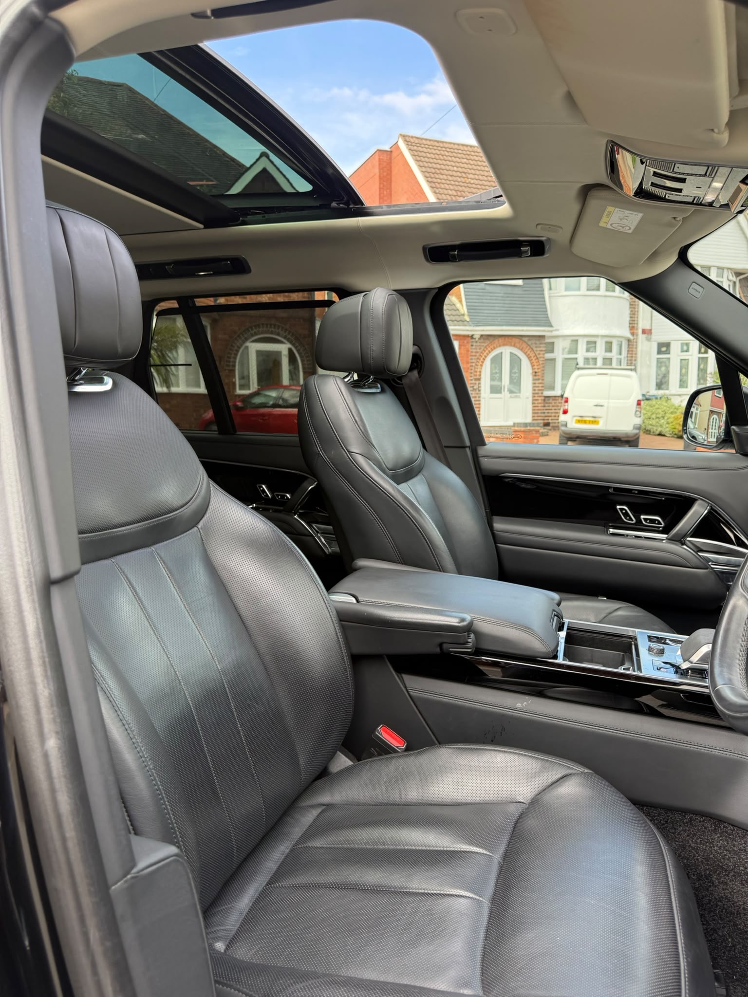 Luxury Range Rover Vogue Autobiography