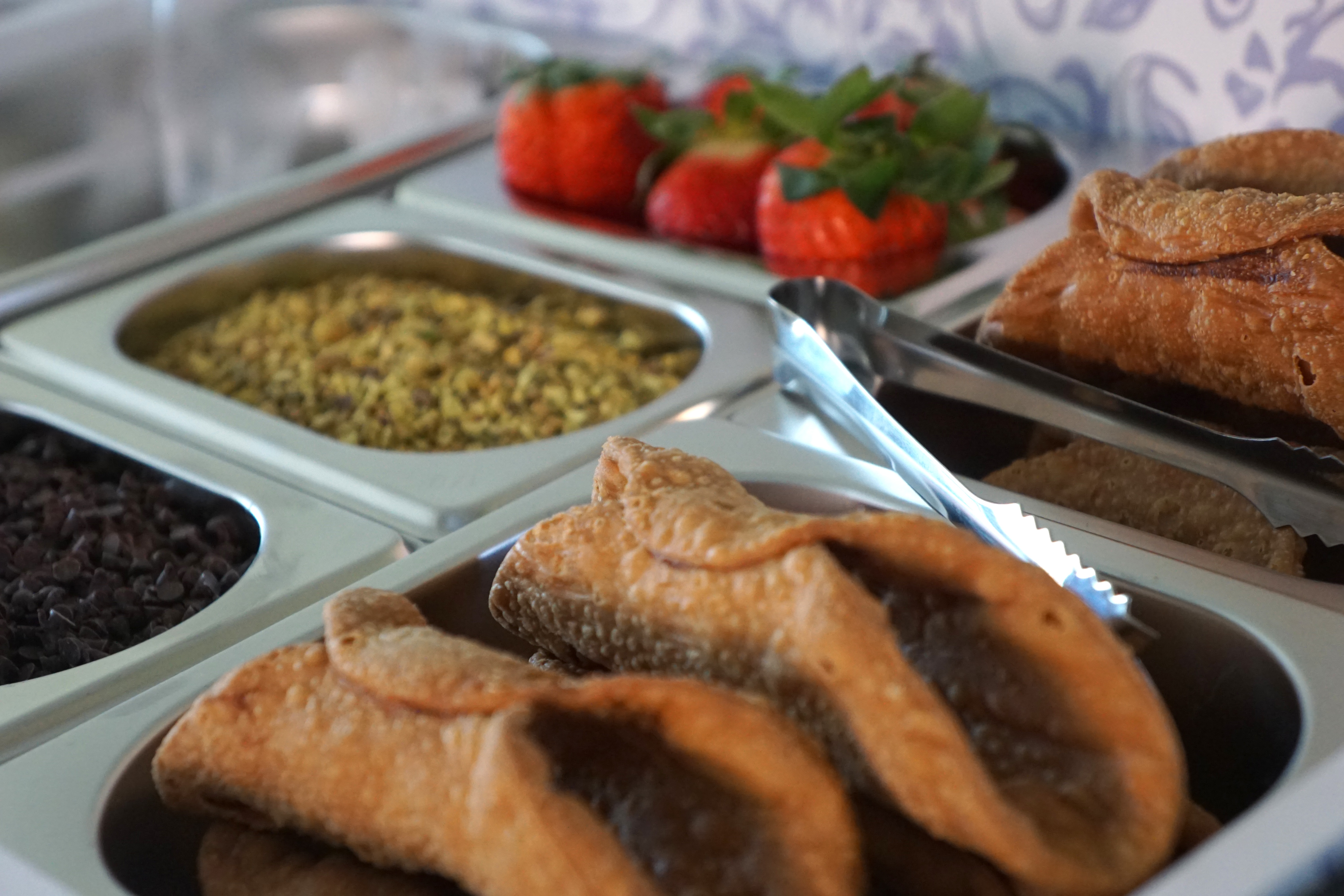 Sicilian Walking Cannoli Bar with Freshly Filled Cannoli
