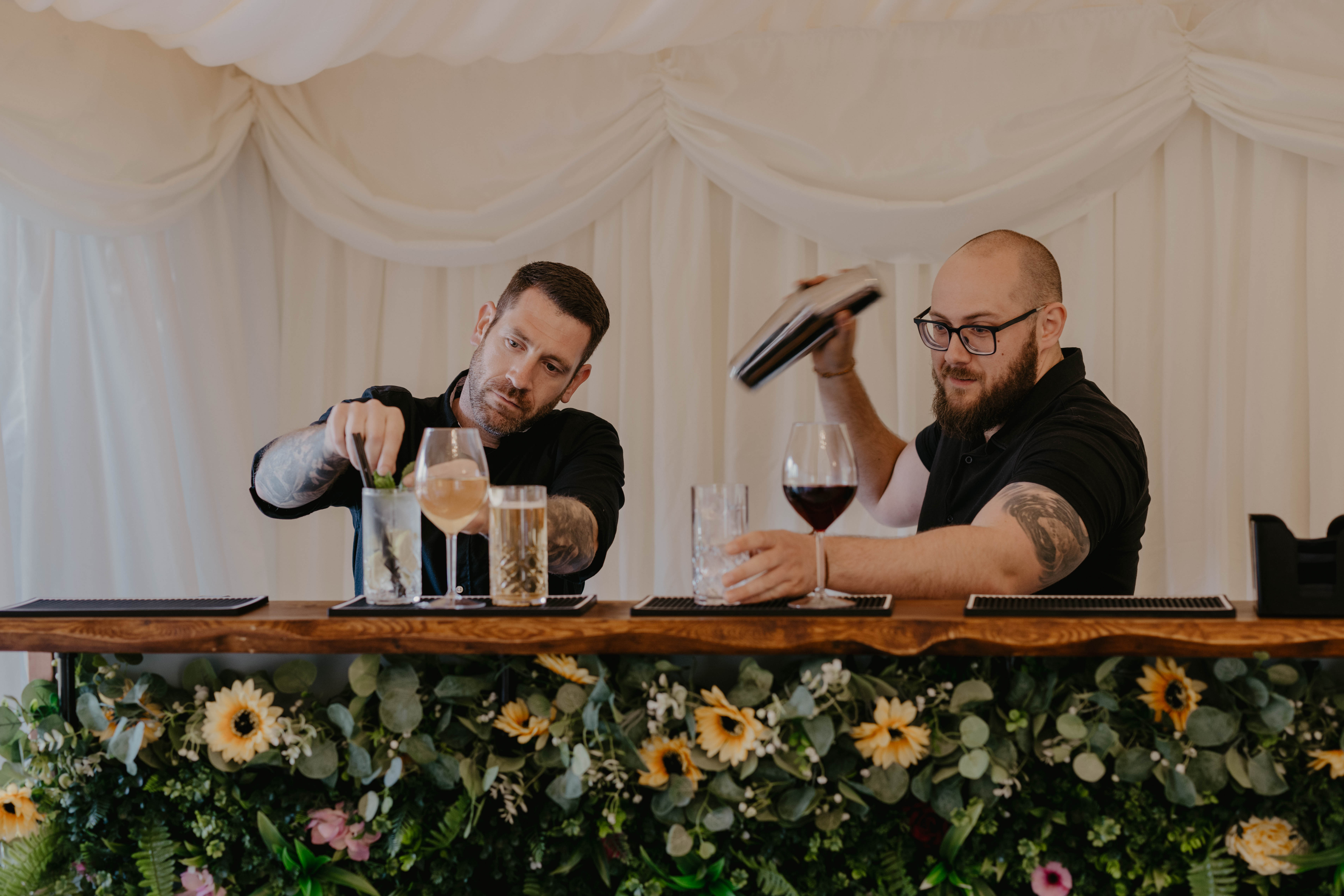 Adaptive Flower Style Pop-Up Bar