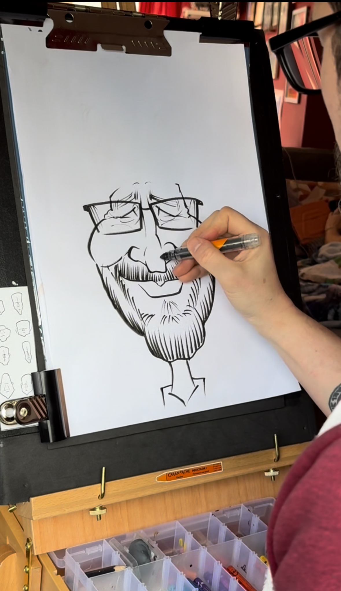 Laughs All Round with Fun & Entertaining Caricaturist
