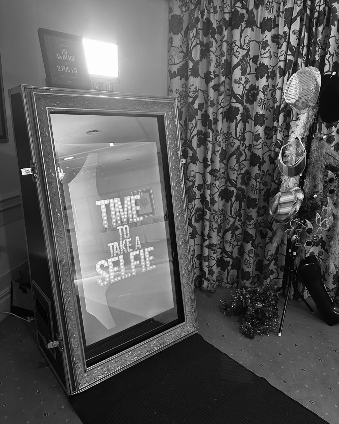 Luxury Touchscreen Magic Mirror Photobooth