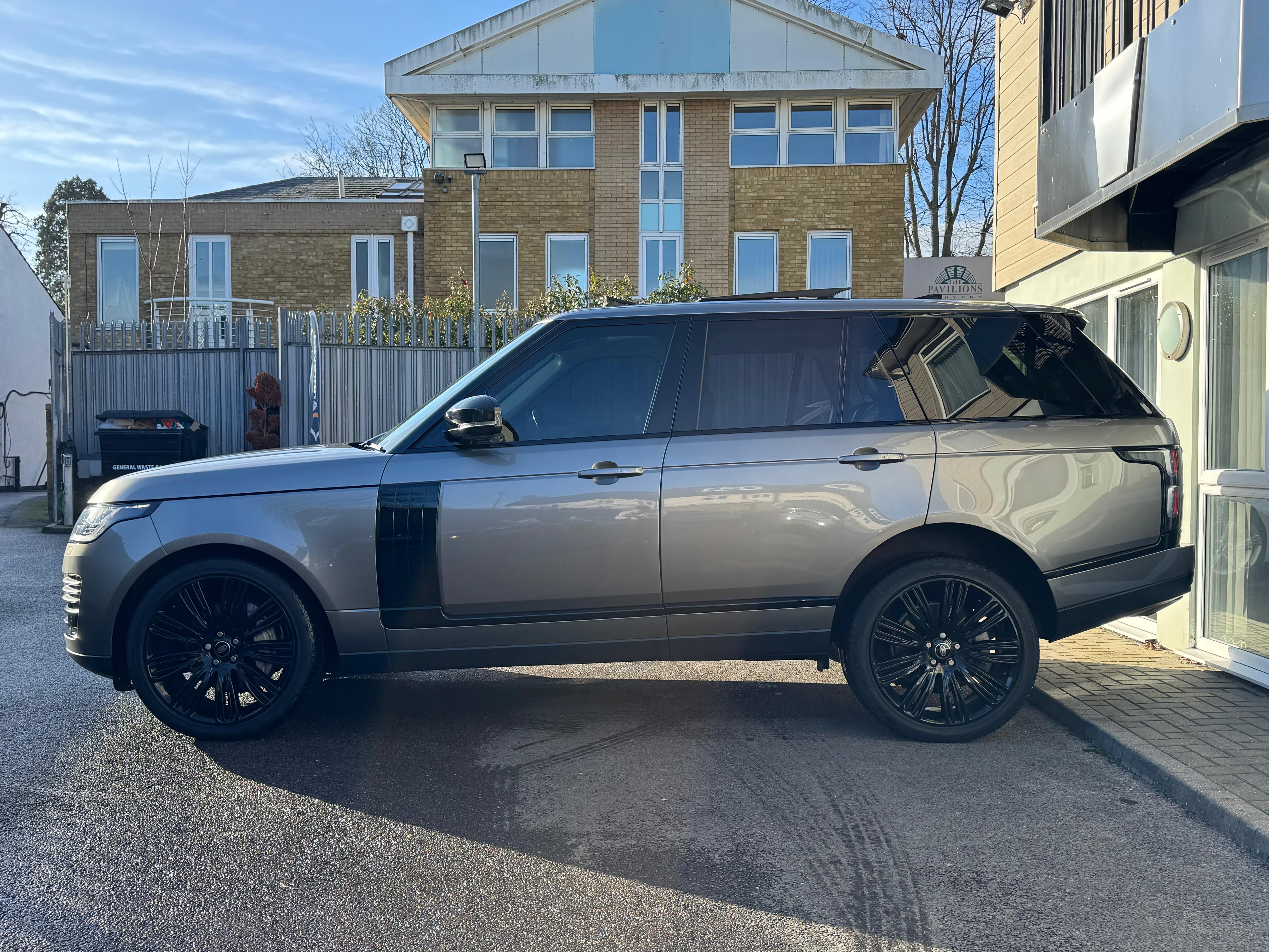 Range Rover Executive Drive – Chauffeuring Service