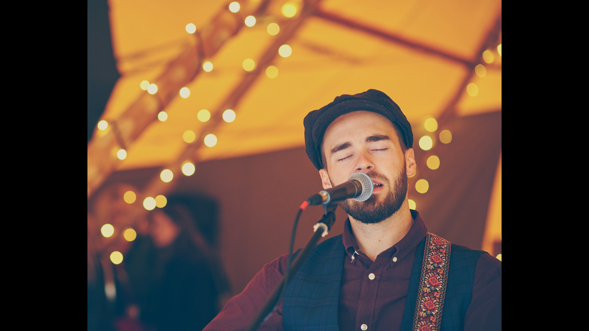 Archie Wedding Musician - Acoustic Rock, Pop, Folk and Jazz Covers  