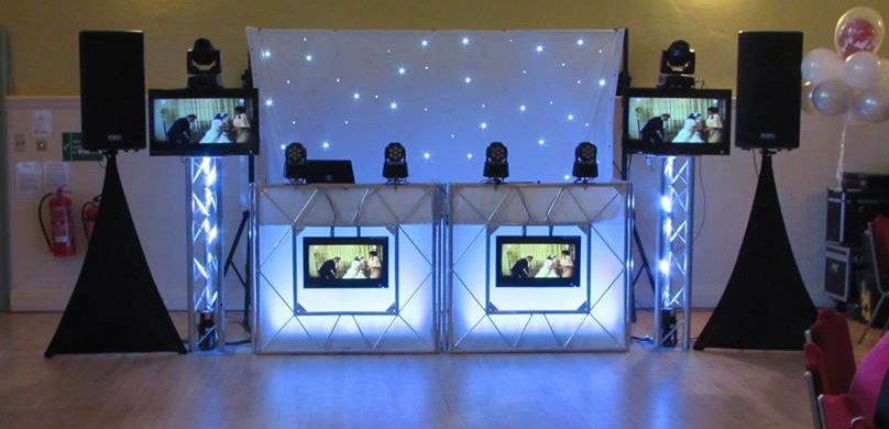 Stylish Discos-Busy Dancefloors-Birthdays & Party Nights🎈