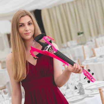 Acoustic & Electric Violinist Pippa Griffin