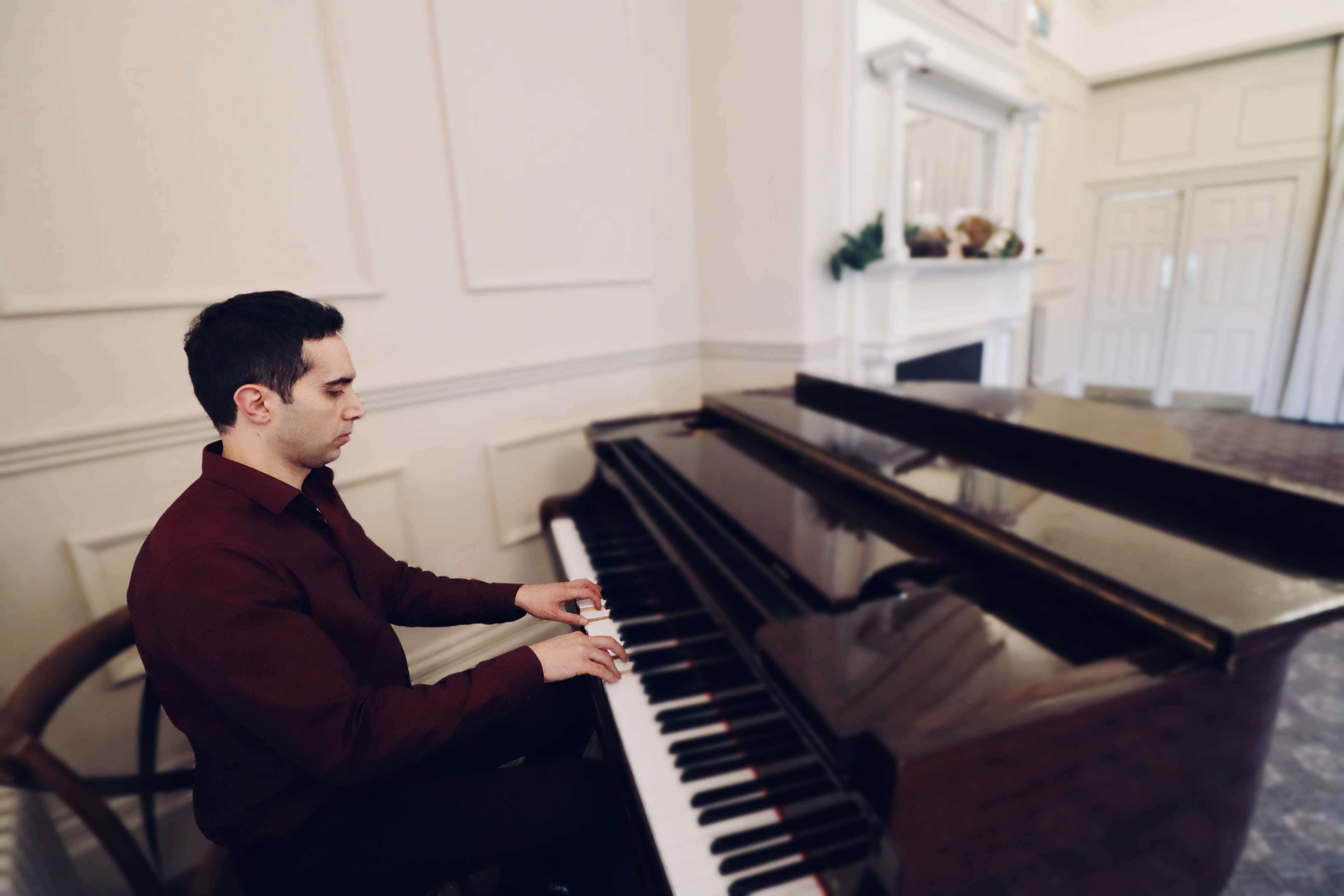Sophistication in Every Note: The Perfect Pianist for Your Event