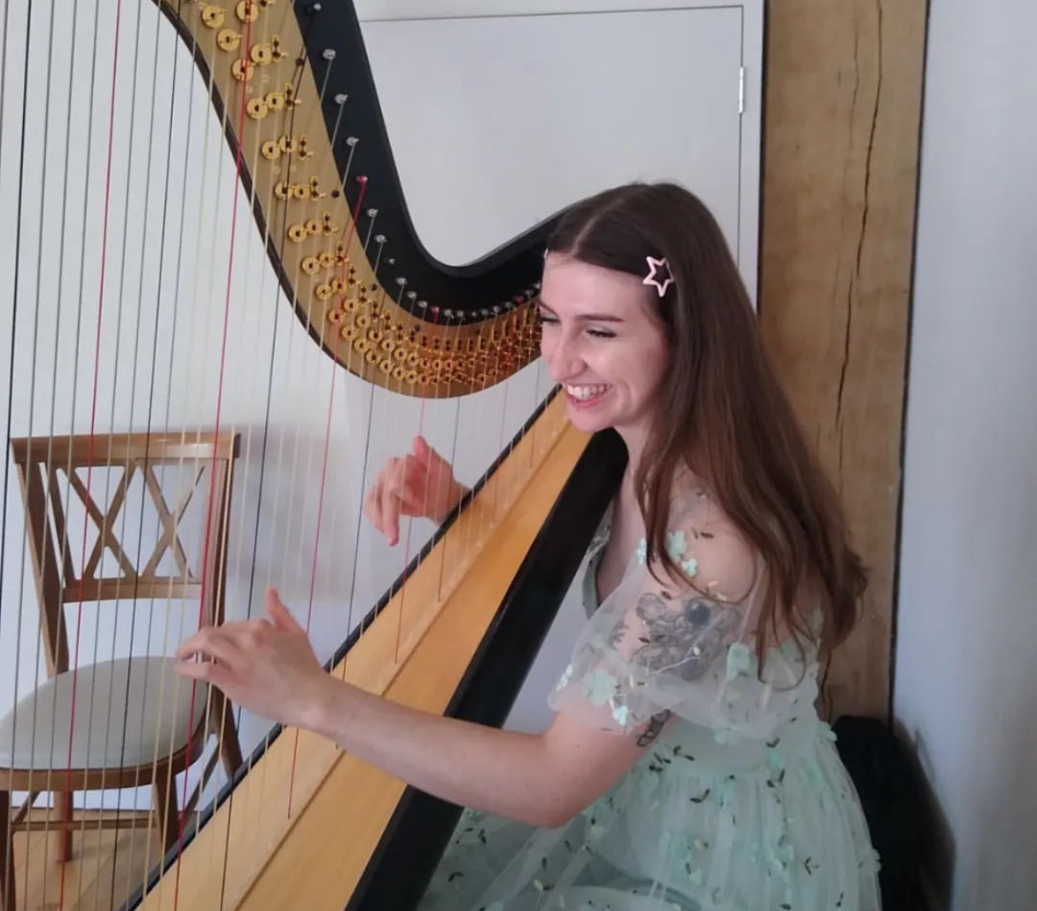 Crafting Timeless Atmospheres Through the Art of the Harp