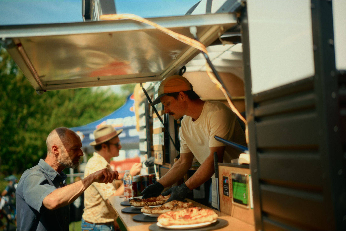One-of-a-Kind Authentic Italian Pizzas Fresh From Retro Horsebox
