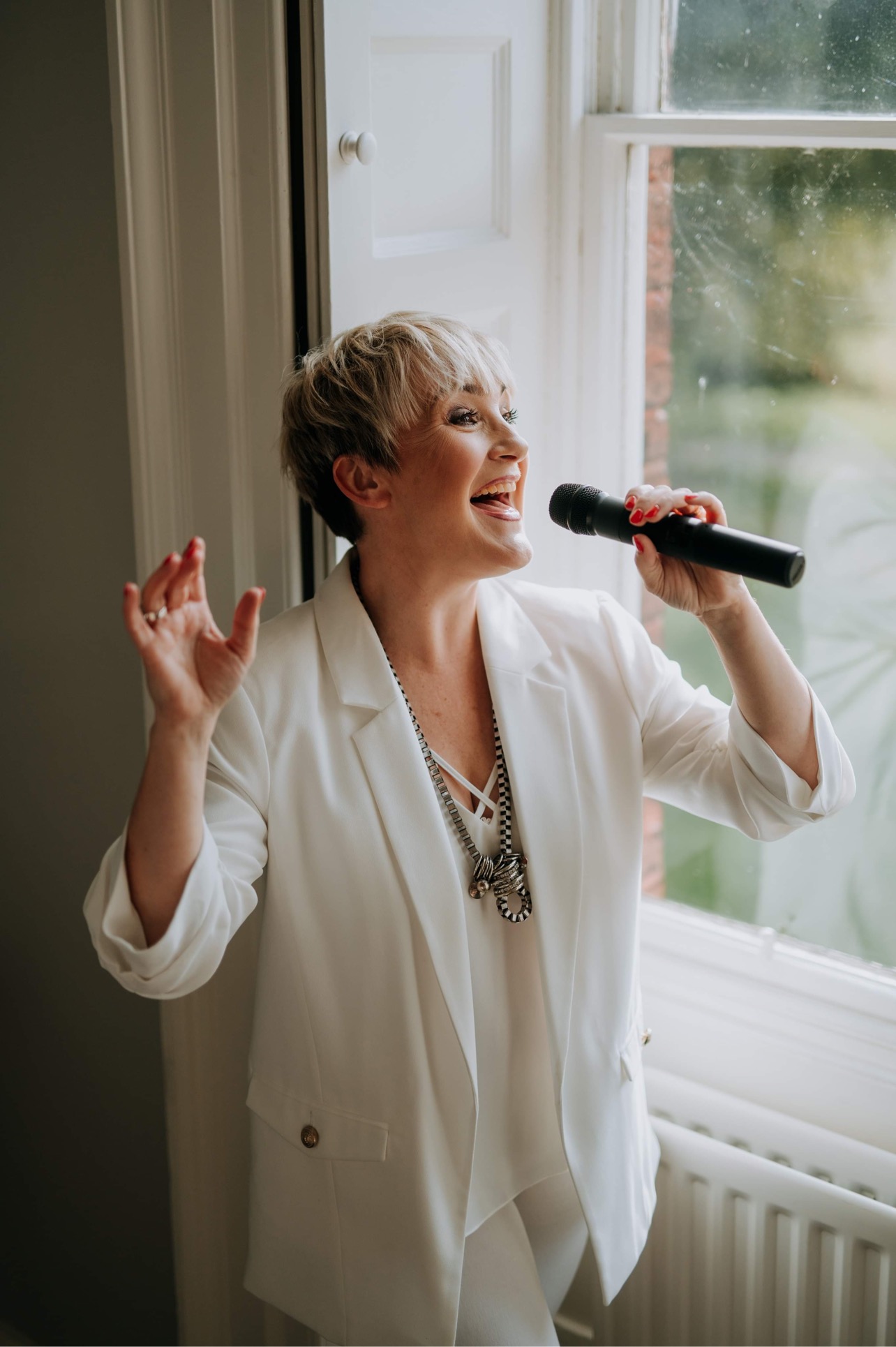 Dynamic All-Genre Singer Bringing Music to Life