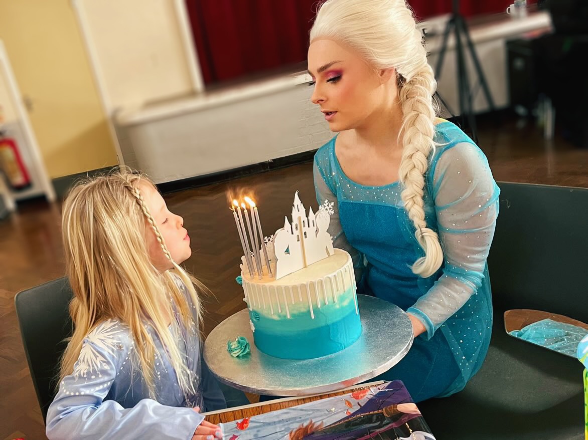 Princess Party with Singing Ice Queen, Fun Games & Disco