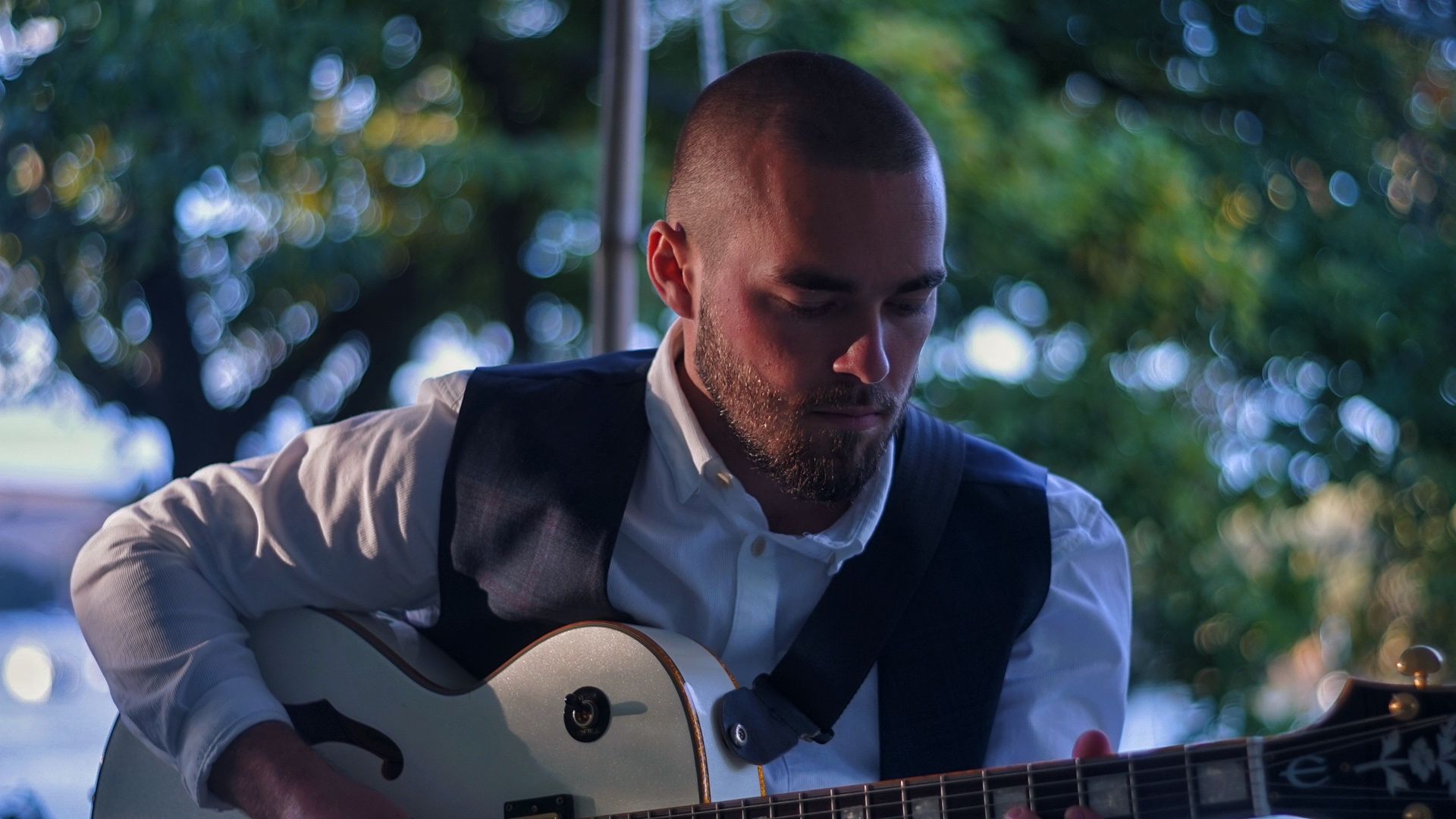 Archie Wedding Musician - Acoustic Rock, Pop, Folk and Jazz Covers  