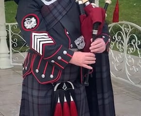 Iain the Piper Adapts Seamlessly to Any Occasion