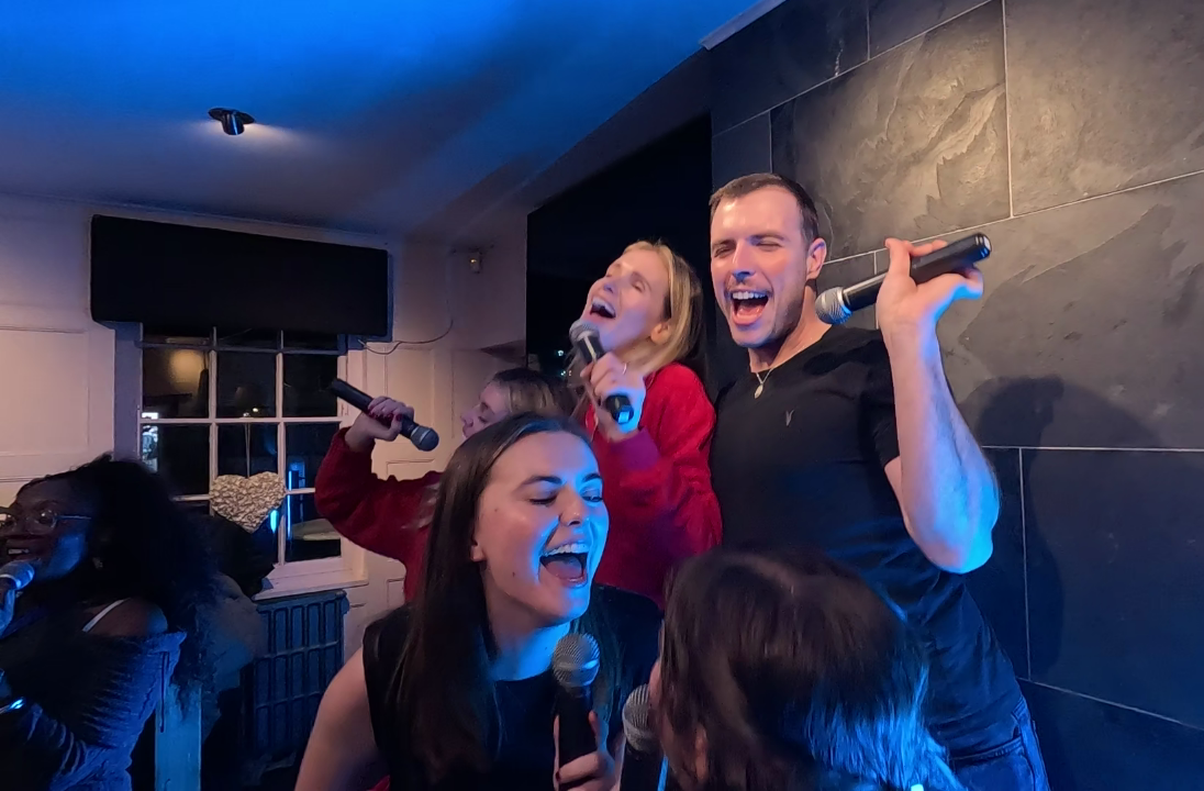 The Ultimate Karaoke Experience with Garaoke! 🌟