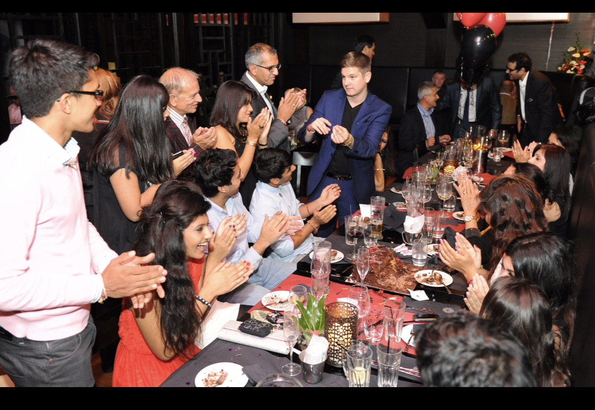 Mix & Mingle With Award-Winning Close-Up Magician Chris Cowl