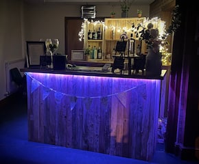 Beautifully Converted Vintage Horse Box Gin & Fizz Bar