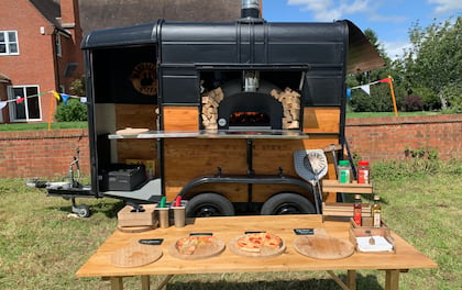 Handcrafted Fresh Woodfired Pizzas On Wheels