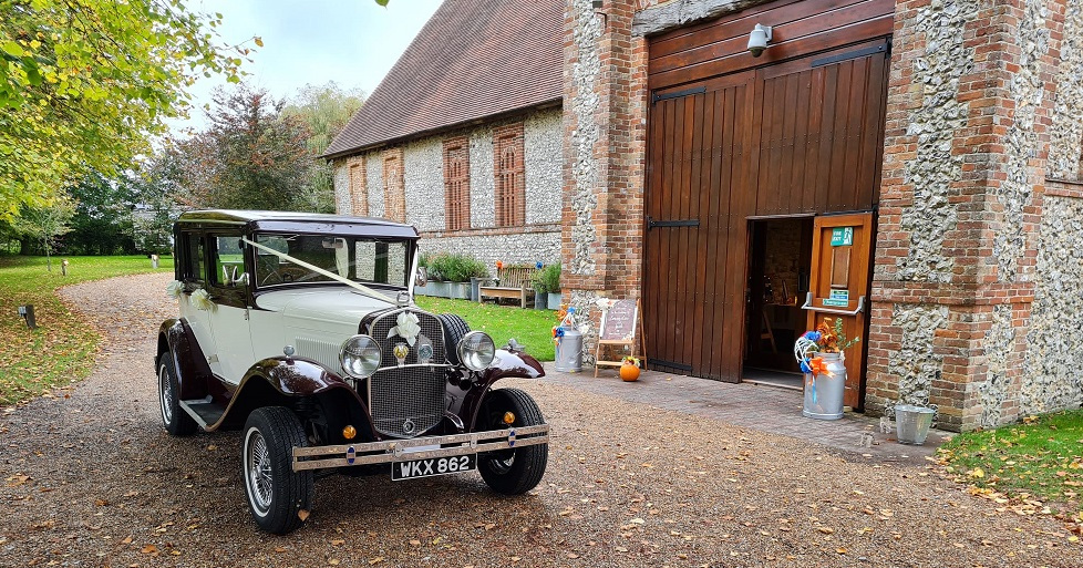 Vintage-Style Badsworth Landaulette