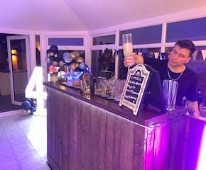 Experienced Bartenders with Great Personalities & Amazing Customer Service