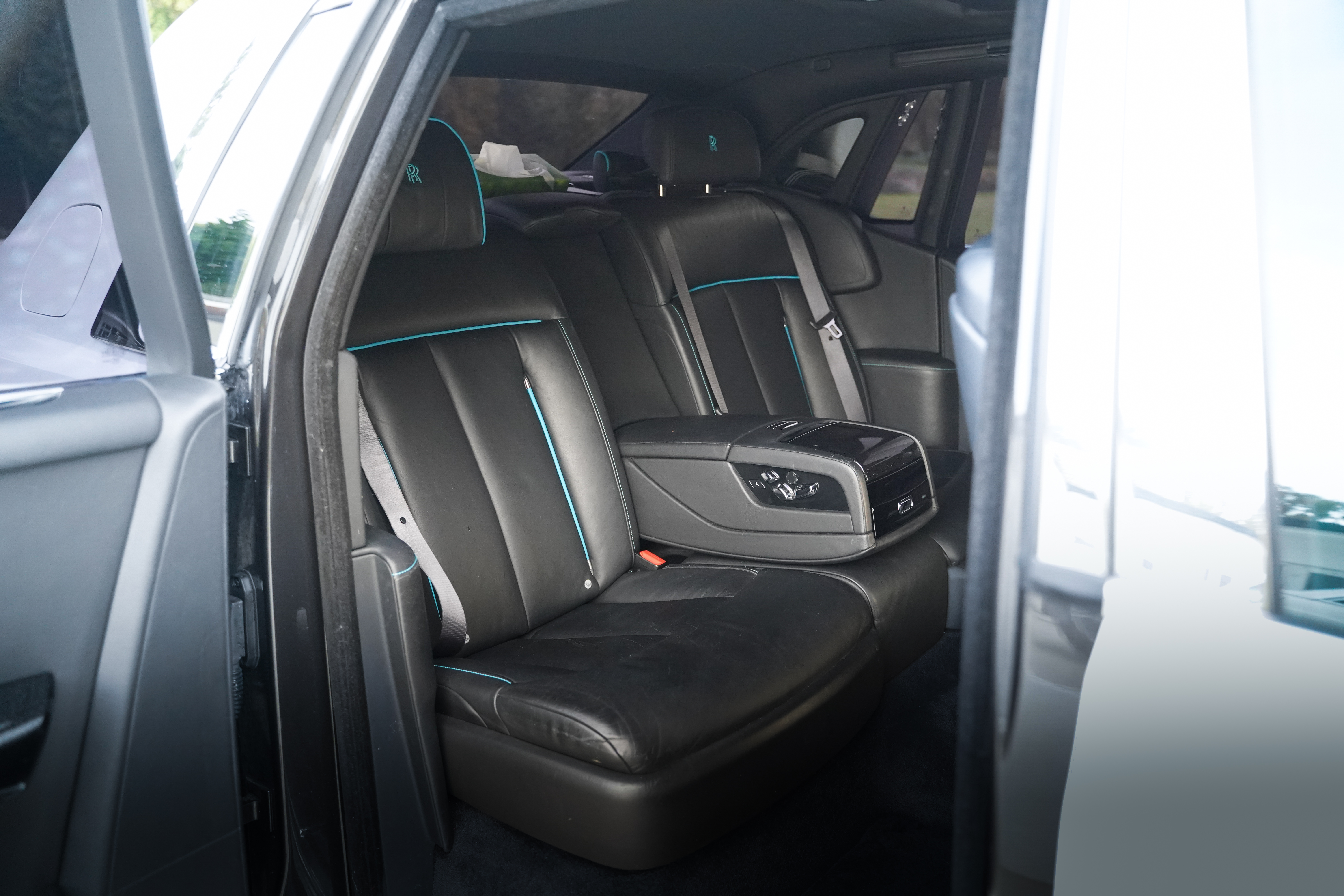 White Rolls Royce Phantom 8