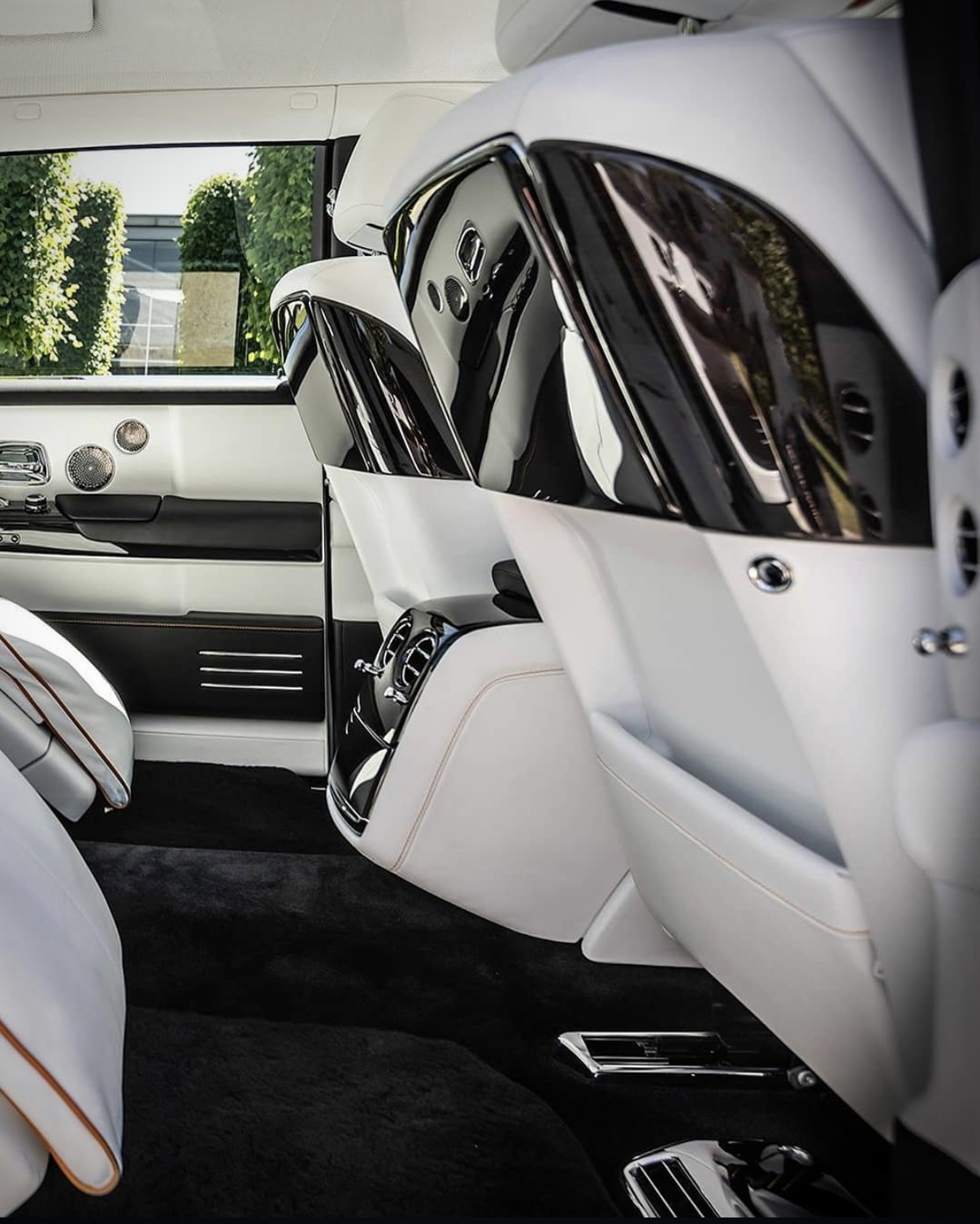 Rolls Royce Phantom Pearl White