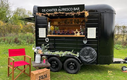 Beautifully Converted Vintage Horse Box Gin & Fizz Bar