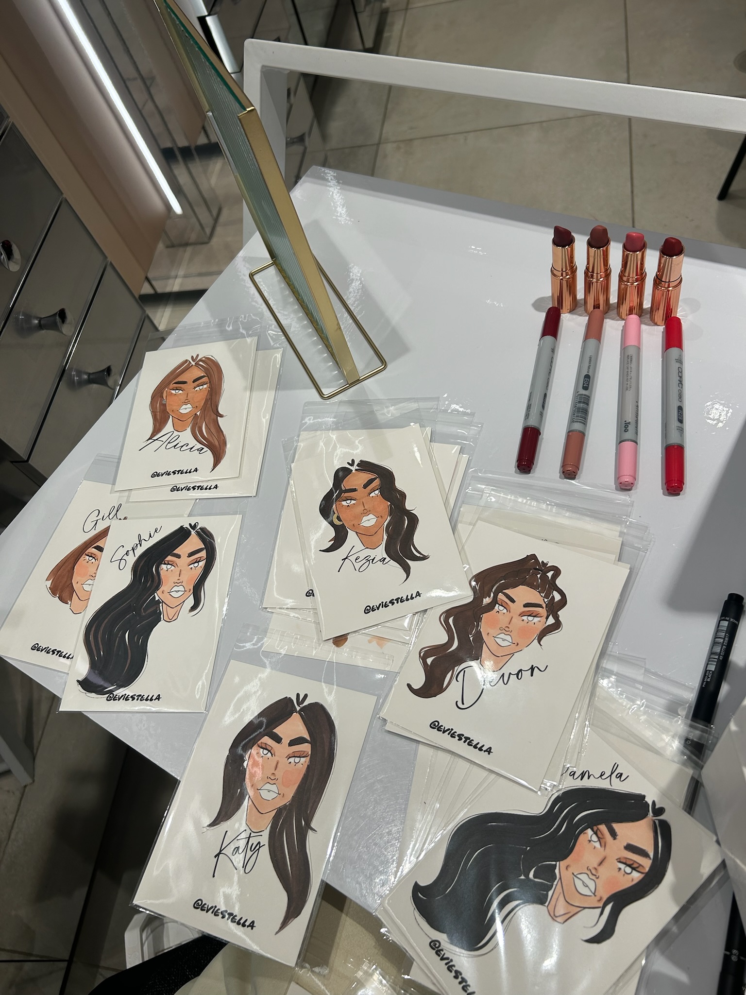 Evie Stella Beautifully Illustrates Your Guests Live At Your Event