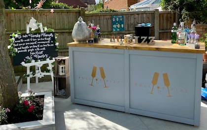 Gorgeous Stylish Pop Up Bar Serving Perfectly Chilled Drinks