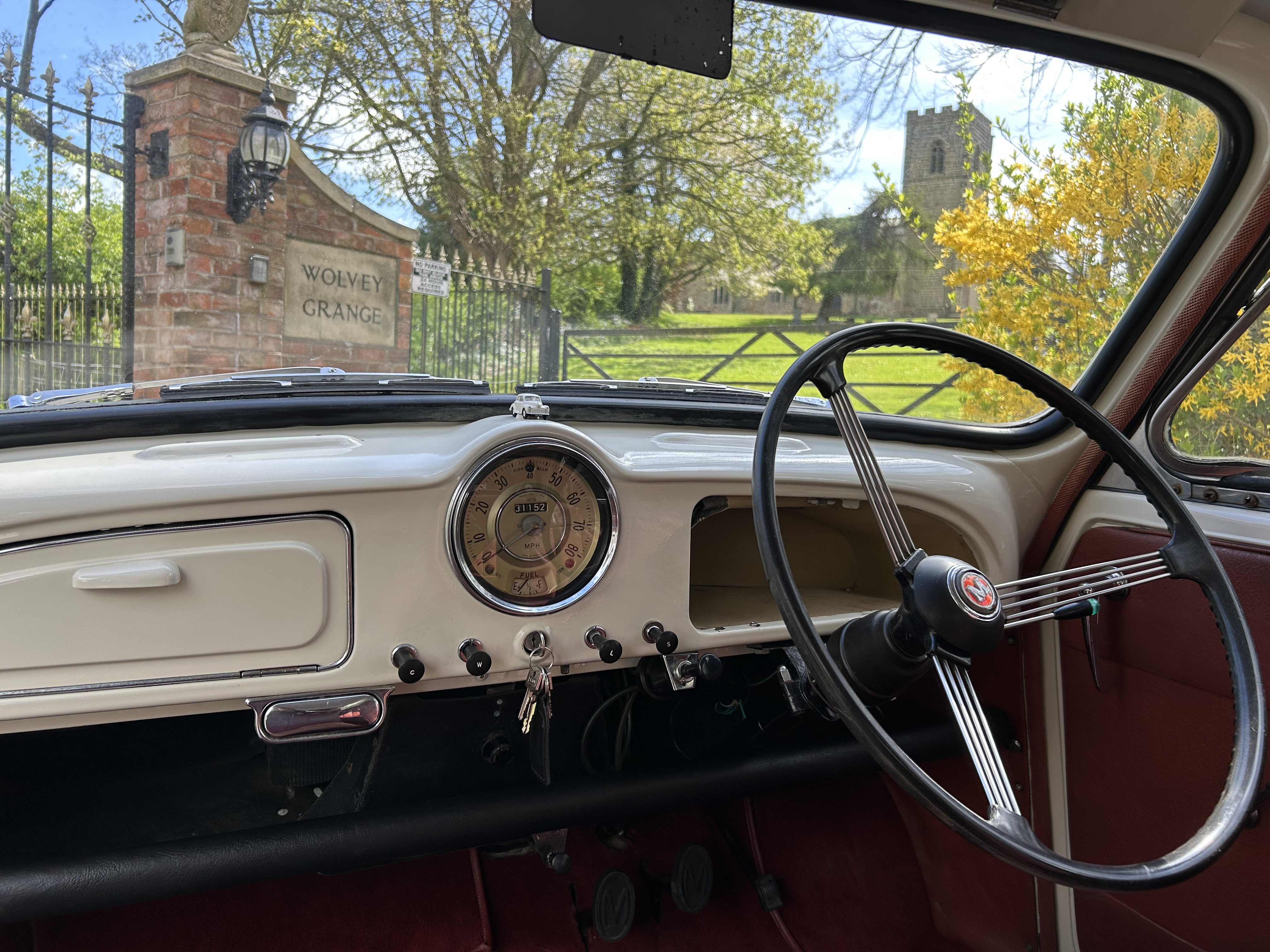 "Daisy" The Morris Minor