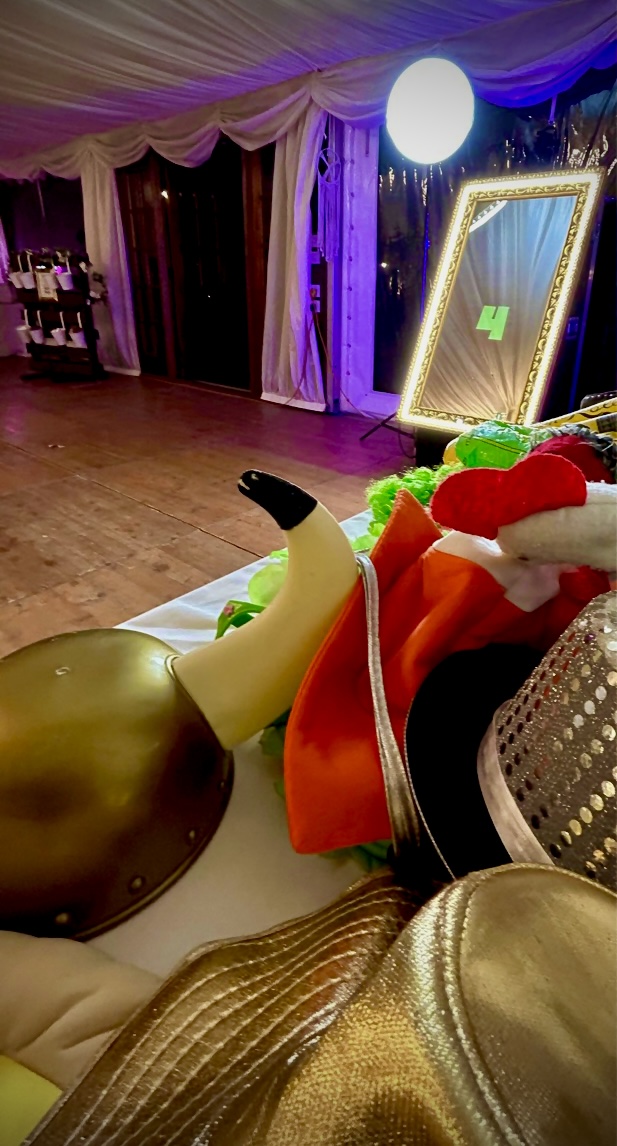 Magic Mirror - Sign, Snap, Print!